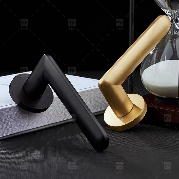 Luxury Gold Magnetic Silent Wooden Door Handle with Split Bedroom Lock Modern Design for Indoor Household for Villas